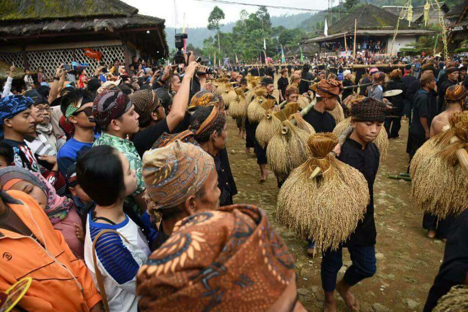 Desa Tumbuk Tebing